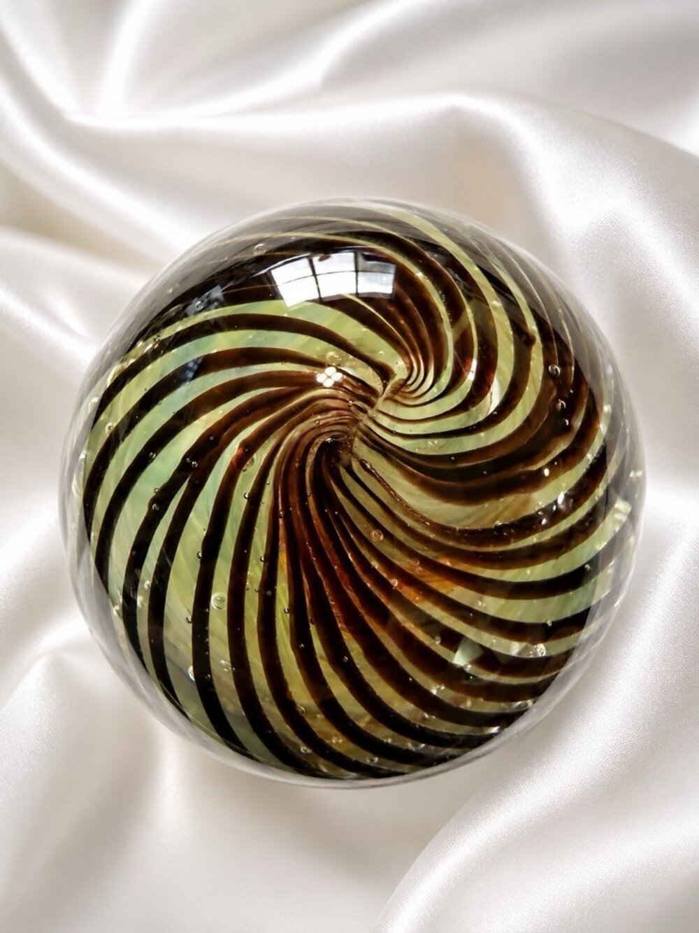 Vintage Dynasty Gallery Art Glass Paperweight 3.5” Swirl Ribbon Bubble